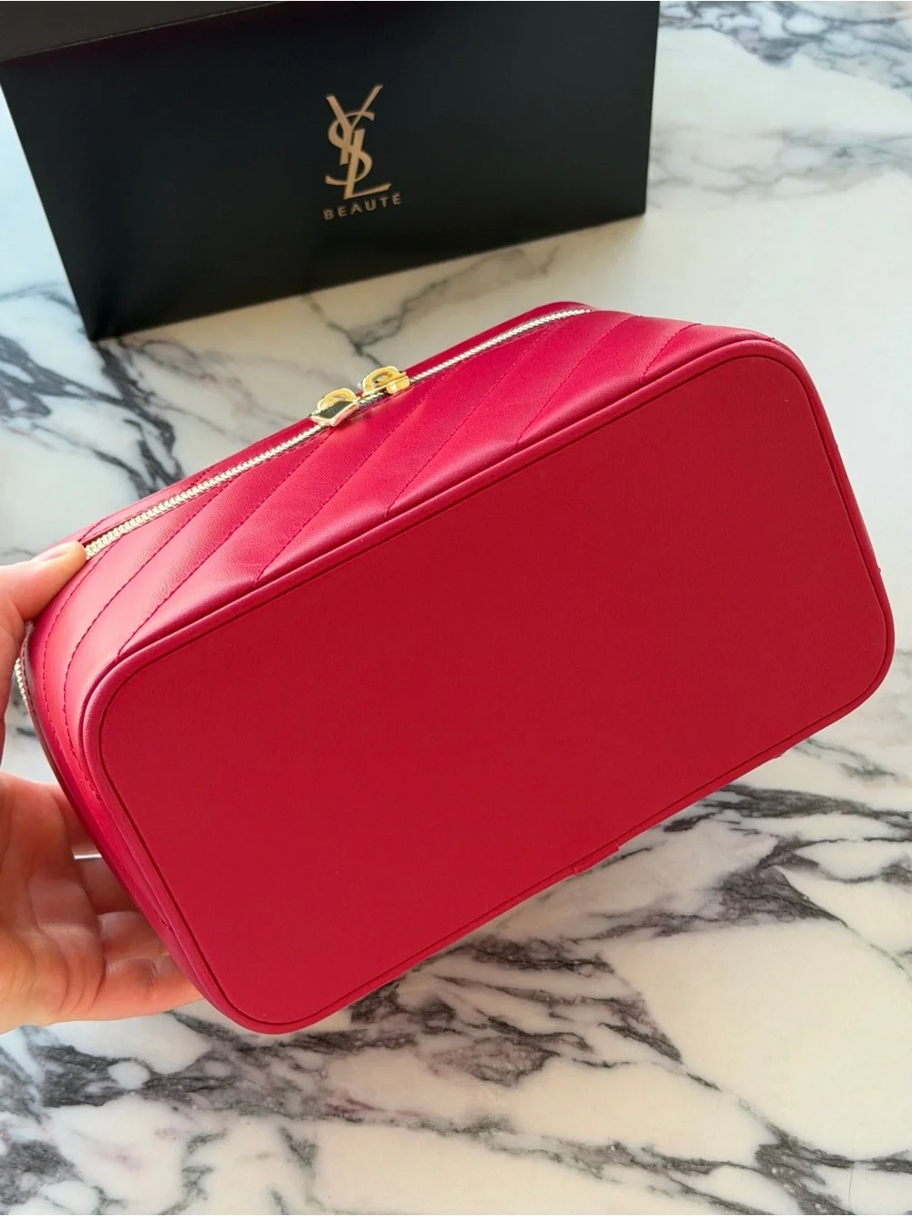 Yves Saint Laurent Beauty Red Quilted Leather Cosmetic Vanity Case - Picture 10 of 13